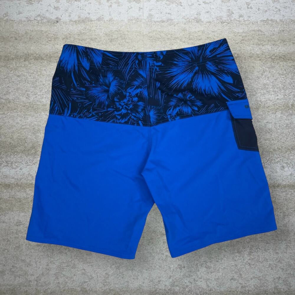 Vintage Y2K Oakley Swim Shorts 34x10 Royal Blue Black Floral 10" Inseam - Picture 2 of 5